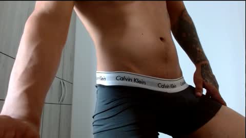 lonelydick2002 online show from 15, 1, 2025