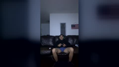 Longbeachslut  online show from 13, 1, 2026