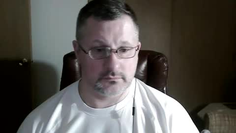 Snapshot of lookin75 chatting on 5, 3, 2025 lookin75 online show from 5, 3, 2025