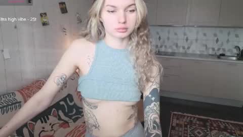 Snapshot of lookluna chatting on 22, 4, 2026 Luna online show from 22, 4, 2026