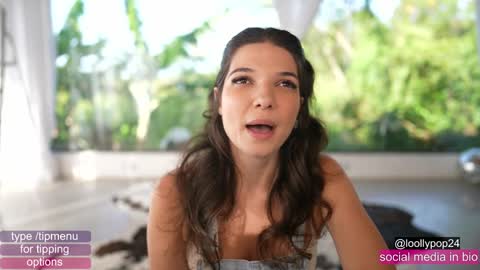 Snapshot of loollypop24 chatting on 27, 10, 2025 Chaturbatexxjessica online show from 27, 10, 2025