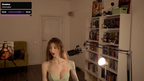 loony_moony online show from 4, 10, 2025