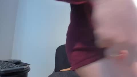 Mia Aniston online show from 2, 1, 2025