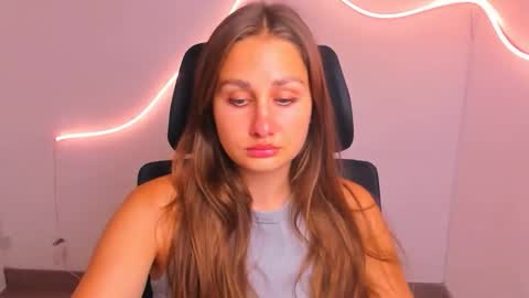 Snapshot of lora_kisses chatting on 9, 9, 2025 Lora online show from 9, 9, 2025