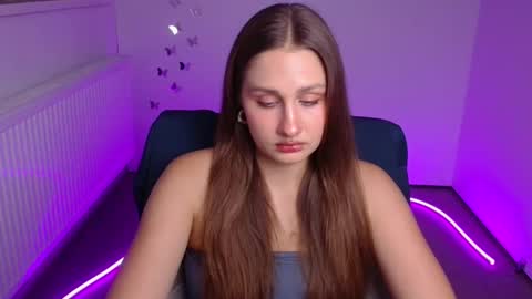 Snapshot of lora_kisses chatting on 10, 9, 2025 Lora online show from 10, 9, 2025