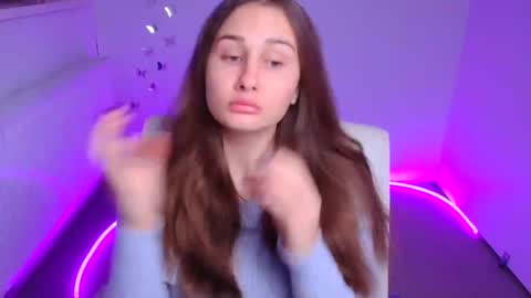 Snapshot of lora_kisses chatting on 6, 10, 2025 Lora online show from 6, 10, 2025