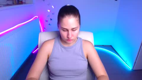 Snapshot of lora_kisses chatting on 14, 10, 2025 Lora online show from 14, 10, 2025