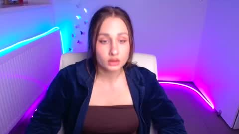 Snapshot of lora_kisses chatting on 17, 10, 2025 Lora online show from 17, 10, 2025