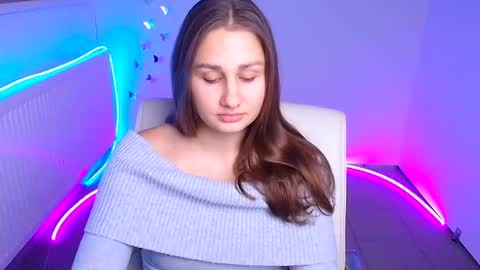 Snapshot of lora_kisses chatting on 18, 10, 2025 Lora online show from 18, 10, 2025
