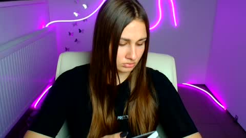 Lora online show from 24, 7, 2026