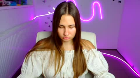 Lora online show from 5, 8, 2026