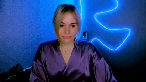 Lora online show from 4, 2, 2026