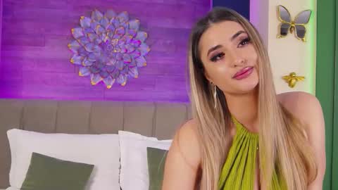 Lora online show from 5, 2, 2026