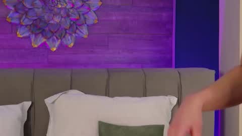 Lora online show from 13, 2, 2026