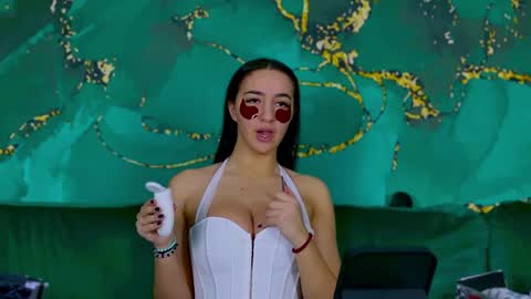 Snapshot of lorawarnner chatting on 19, 1, 2025 Miss online show from 19, 1, 2025