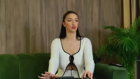 Snapshot of lorawarnner chatting on 2, 3, 2025 Miss online show from 2, 3, 2025