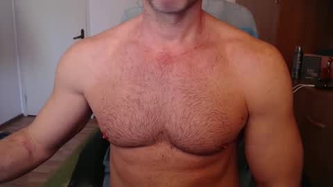 Snapshot of lordofyourdesires chatting on 5, 1, 2025 A online show from 5, 1, 2025