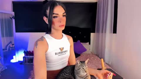 lesly lorena online show from 1, 2, 2025