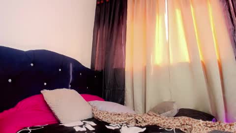 lesly lorena online show from 28, 9, 2025