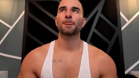  L O R E N Z O  Thumbs Up help  online show from 16, 12, 2025