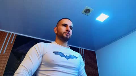 Snapshot of lorenzo_walker_ chatting on 25, 4, 2026 L O R E N Z O Thumbs Up help online show from 25, 4, 2026