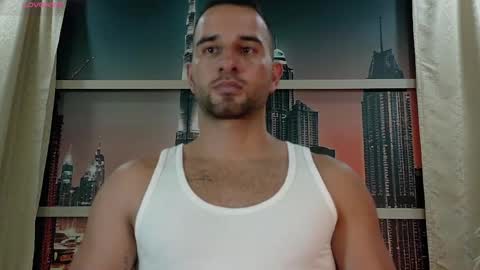 Snapshot of lorenzo_walker_ chatting on 20, 5, 2026 L O R E N Z O Thumbs Up help online show from 20, 5, 2026