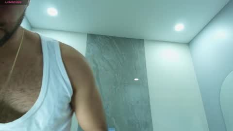 Snapshot of lorenzo_walker_ chatting on 8, 6, 2026 L O R E N Z O Thumbs Up help online show from 8, 6, 2026