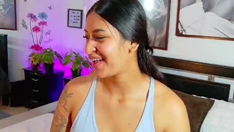 loretahorny online show from 26, 3, 2026