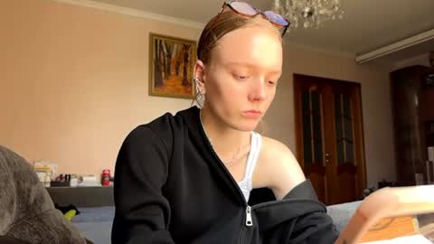 loretarobey online show from 28, 7, 2026