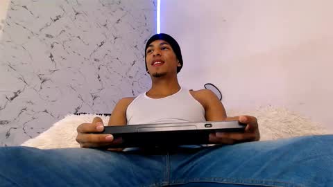 Lorian Vikel  online show from 9, 10, 2025