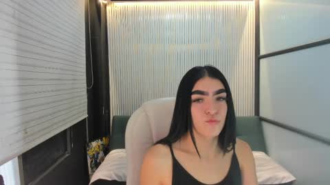 Snapshot of lorrainehunter chatting on 7, 4, 2026 Lorraine online show from 7, 4, 2026