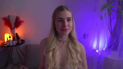 Snapshot of lorrie_love_story chatting on 26, 9, 2025 Lorrie online show from 26, 9, 2025