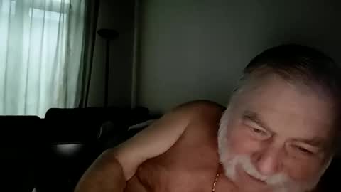 Snapshot of louis_chokdee chatting on 3, 10, 2025 louis_chokdee online show from 3, 10, 2025