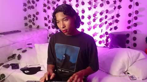 Louis Valdz online show from 5, 3, 2025