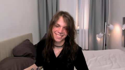 Snapshot of louis_hayes chatting on 16, 4, 2026 louis online show from 16, 4, 2026