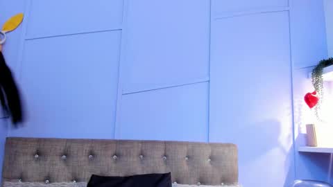 Louren Fox online show from 8, 10, 2025