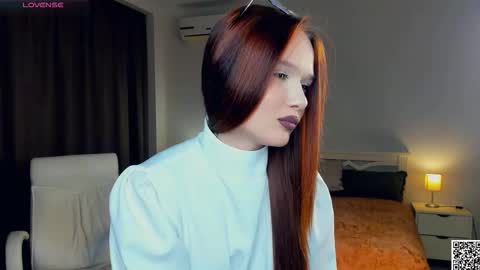 Snapshot of louriezita chatting on 28, 10, 2025 Brook and Del online show from 28, 10, 2025