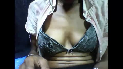 lovaelisa online show from 7, 11, 2025