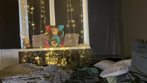 Mary and Tom online show from 11, 4, 2026