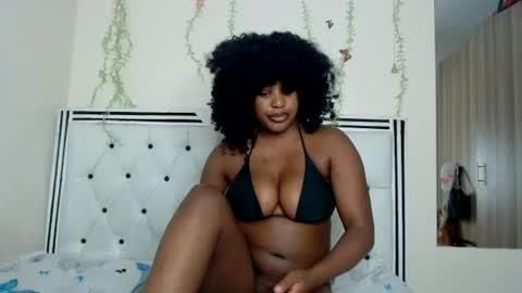 Snapshot of love_miahh chatting on 16, 7, 2026 Naya online show from 16, 7, 2026