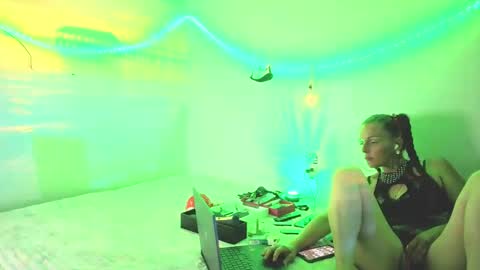 lovecandycunt143 online show from 9, 9, 2025