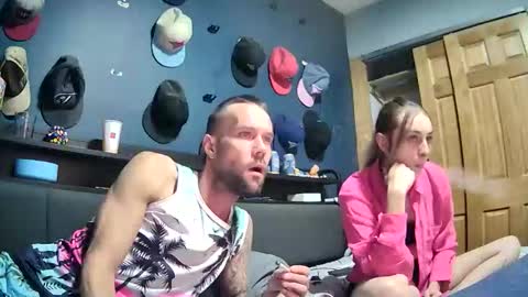 Snapshot of lovecoupleqc chatting on 21, 10, 2025 lovecoupleqc online show from 21, 10, 2025