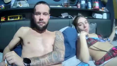 Snapshot of lovecoupleqc chatting on 9, 11, 2025 lovecoupleqc online show from 9, 11, 2025