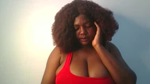 Snapshot of lovecumsluttie chatting on 21, 9, 2025 mila online show from 21, 9, 2025