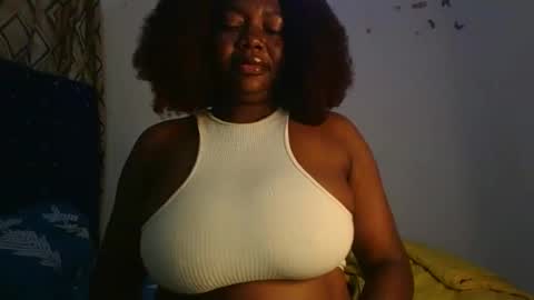 Snapshot of lovecumsluttie chatting on 4, 10, 2025 mila online show from 4, 10, 2025