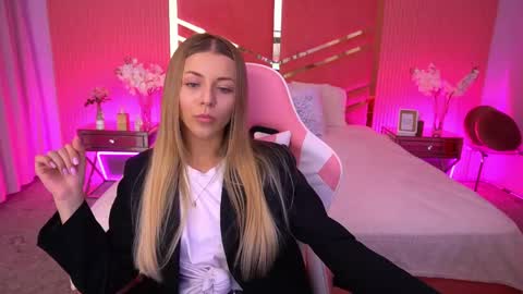 loveedove online show from 13, 5, 2026