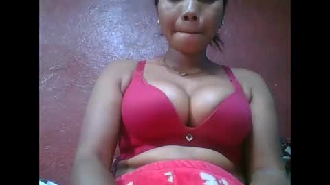 Snapshot of loveinlife750427 chatting on 18, 1, 2026 loveinlife750427 online show from 18, 1, 2026