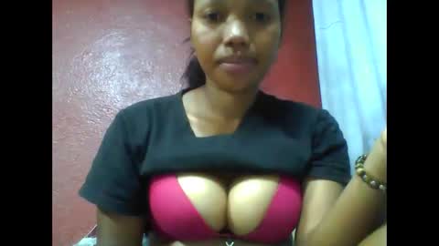 Snapshot of loveinlife750427 chatting on 15, 2, 2026 loveinlife750427 online show from 15, 2, 2026