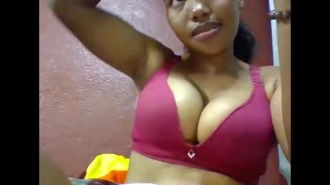 Snapshot of loveinlife750427 chatting on 19, 2, 2026 loveinlife750427 online show from 19, 2, 2026