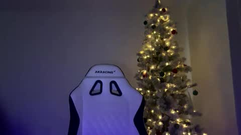 Love online show from 4, 12, 2025